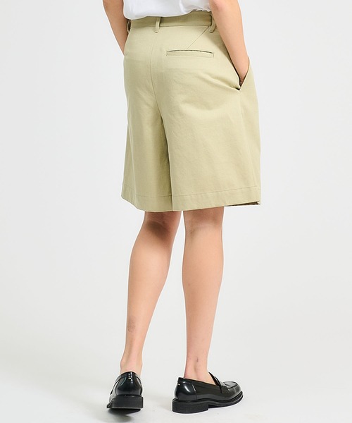 ESTNATION(エストネーション)の「ESTNATION / タック バミューダ パンツ(その他パンツ・レディース・カーキ・38/36)」の3枚目の写真