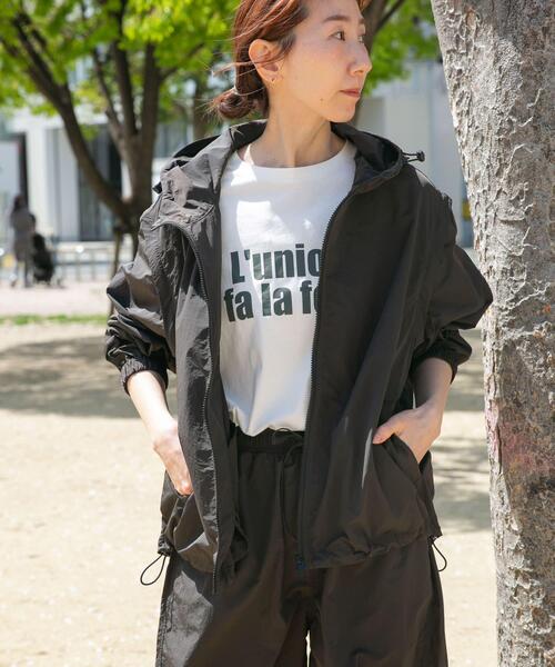 ITEMS URBANRESEARCH（アイテムズ アーバンリサーチ）の「撥水マウンテンパーカー×ショートパンツSET（マウンテンパーカー・レディース・チャコールグレー/カーキ・FREE）」の3枚目の写真