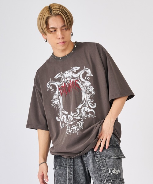 RE730(アールイーセブンサーティー)の「【RE730】メタルスタッズ ハードグラフィック プリントTEE(Tシャツ/カットソー・メンズ・ブラック/グレー・MEDIUM/LARGE)」の4枚目の写真