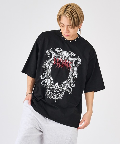 RE730(アールイーセブンサーティー)の「【RE730】メタルスタッズ ハードグラフィック プリントTEE(Tシャツ/カットソー・メンズ・ブラック/グレー・MEDIUM/LARGE)」の7枚目の写真