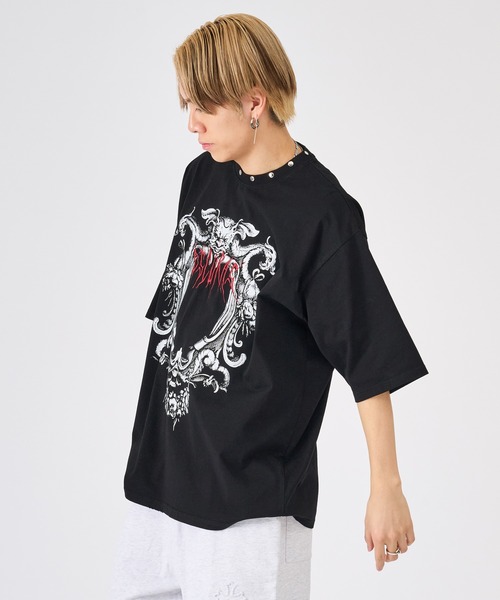 RE730(アールイーセブンサーティー)の「【RE730】メタルスタッズ ハードグラフィック プリントTEE(Tシャツ/カットソー・メンズ・ブラック/グレー・MEDIUM/LARGE)」の8枚目の写真