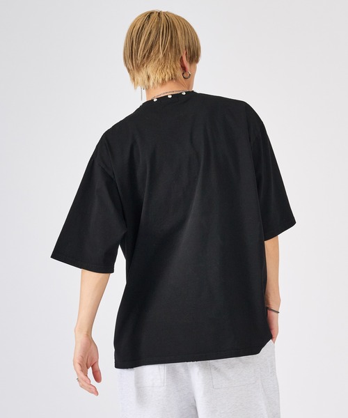 RE730(アールイーセブンサーティー)の「【RE730】メタルスタッズ ハードグラフィック プリントTEE(Tシャツ/カットソー・メンズ・ブラック/グレー・MEDIUM/LARGE)」の9枚目の写真