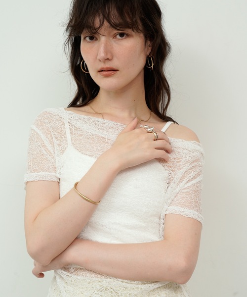 Lutim by u(ルチバイユー)の「Tulle Flower Lace Draped Collar Tops / チュールフラワーレースドレープカラートップス(Tシャツ/カットソー・レディース・ホワイト/アイボリー/ブラック・FREE)」の1枚目の写真