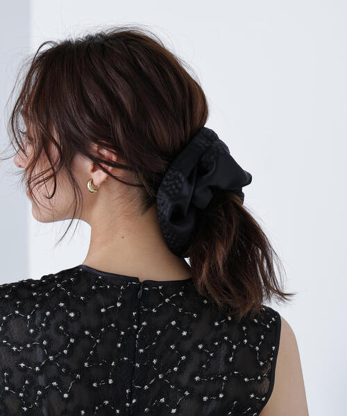 NATURAL BEAUTY BASIC（ナチュラルビューティーベーシック）の「ピオニーシュシュ（シュシュ・レディース・ブラウン/ブラック・ﾌﾘ-）」の6枚目の写真