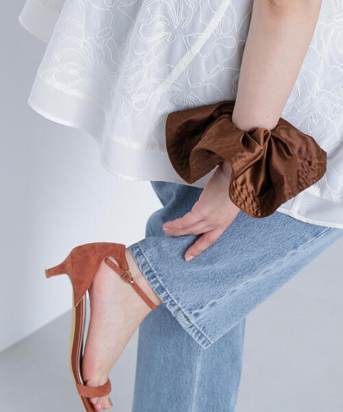 NATURAL BEAUTY BASIC（ナチュラルビューティーベーシック）の「ピオニーシュシュ（シュシュ・レディース・ブラウン/ブラック・ﾌﾘ-）」の2枚目の写真