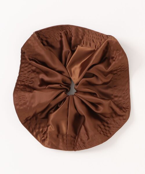 NATURAL BEAUTY BASIC（ナチュラルビューティーベーシック）の「ピオニーシュシュ（シュシュ・レディース・ブラウン/ブラック・ﾌﾘ-）」の3枚目の写真