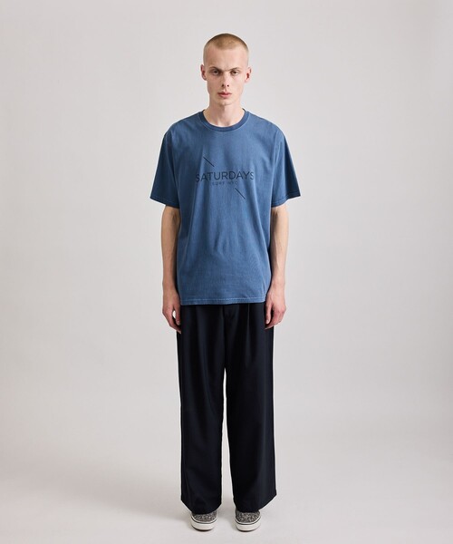 Saturdays NYC（サタデーズ ニューヨークシティ ）の「Pigment Dyed Surf SS Tee（Tシャツ/カットソー・メンズ・キナリ/ネイビー/レンガ・L/M/S/XL/X-SMALL）」の5枚目の写真