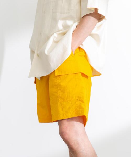 URBAN RESEARCH Sonny Label（アーバンリサーチサニーレーベル）の「ナイロンカーゴショートパンツ（その他パンツ・メンズ・パープル/イエロー/ブラック/カーキ/ブルー・MEDIUM/LARGE）」の13枚目の写真
