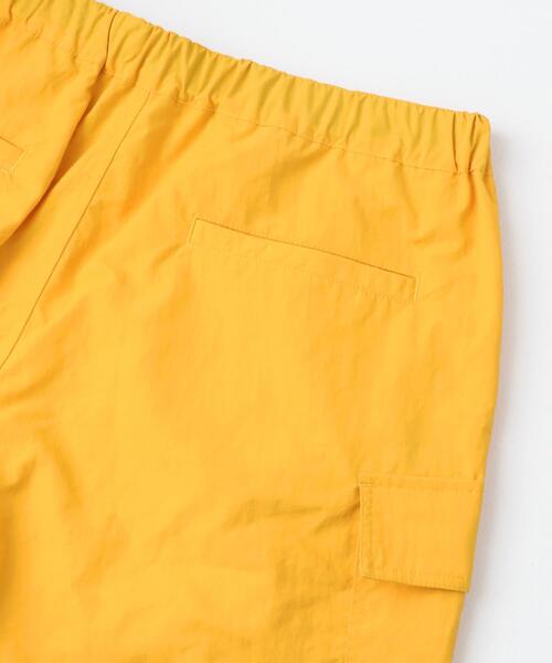 URBAN RESEARCH Sonny Label（アーバンリサーチサニーレーベル）の「ナイロンカーゴショートパンツ（その他パンツ・メンズ・パープル/イエロー/ブラック/カーキ/ブルー・MEDIUM/LARGE）」の9枚目の写真