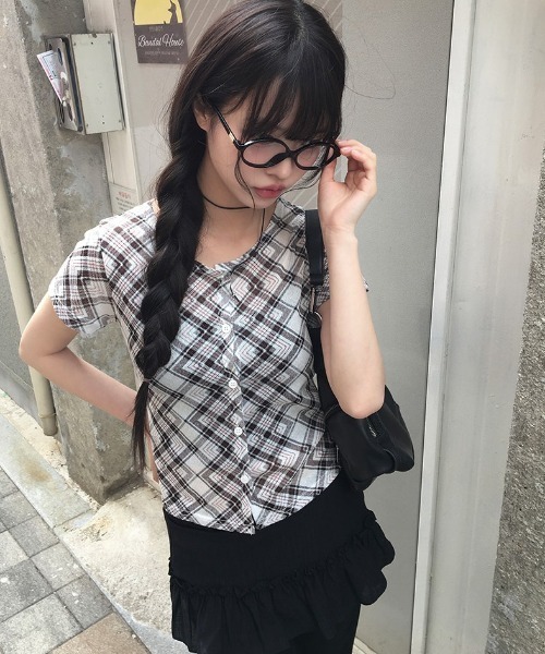 anyonemore（エニワンモア）の「チェック柄スリムフィット半袖カーディガン（Tシャツ/カットソー・レディース・アイボリー/チャコール・FREE）」の2枚目の写真