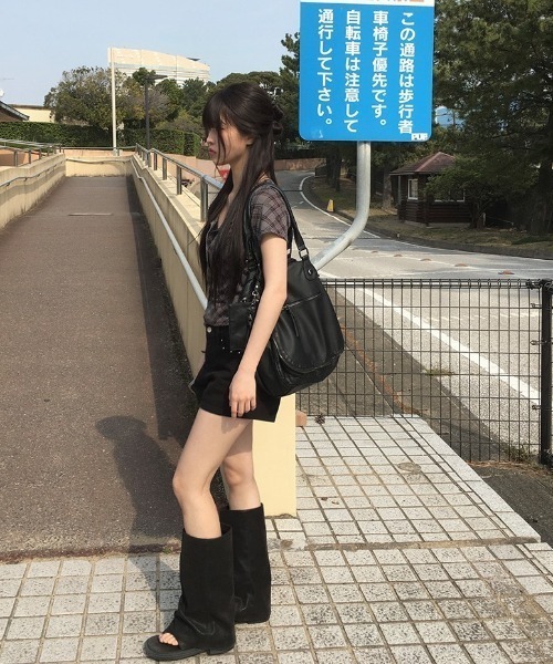 anyonemore（エニワンモア）の「チェック柄スリムフィット半袖カーディガン（Tシャツ/カットソー・レディース・アイボリー/チャコール・FREE）」の14枚目の写真