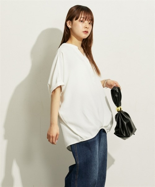 nissen（ニッセン）の「ヘンリーネックタック入ブラウス（シャツ/ブラウス・レディース・ブルー/オフホワイト/ブラック・M/L）」の17枚目の写真