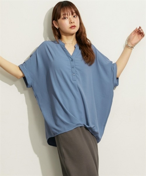 nissen（ニッセン）の「ヘンリーネックタック入ブラウス（シャツ/ブラウス・レディース・ブルー/オフホワイト/ブラック・M/L）」の5枚目の写真