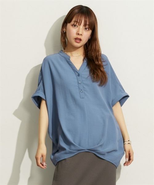 nissen（ニッセン）の「ヘンリーネックタック入ブラウス（シャツ/ブラウス・レディース・ブルー/オフホワイト/ブラック・M/L）」の8枚目の写真