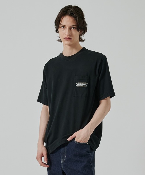 WHITE MOUNTAINEERING(ホワイトマウンテニアリング)の「【White Mountaineering】MULTILOGO POCKET T-SHIRT(Tシャツ/カットソー・メンズ・ホワイト/ブラック・0/1/2)」の1枚目の写真