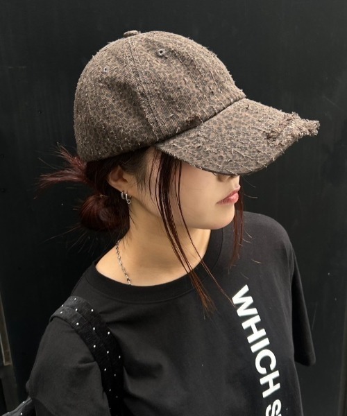 Chikashitsu +（チカシツプラス）の「【Chikashitsu +】leopard damage cap / 【チカシツプラス】レオパードダメージキャップ（キャップ・メンズ・ベージュ/チャコール・ONE SIZE）」の6枚目の写真