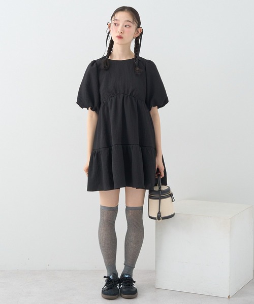 earth music&ecology（アースミュージックアンドエコロジー）の「バックリボンパフスリーブミニワンピース（ワンピース・レディース・グレイッシュブルー/ブラック/アイボリー・FREE）」の12枚目の写真