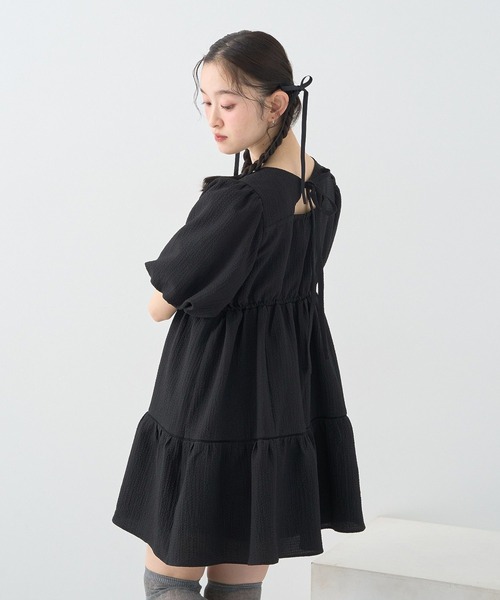 earth music&ecology（アースミュージックアンドエコロジー）の「バックリボンパフスリーブミニワンピース（ワンピース・レディース・グレイッシュブルー/ブラック/アイボリー・FREE）」の5枚目の写真