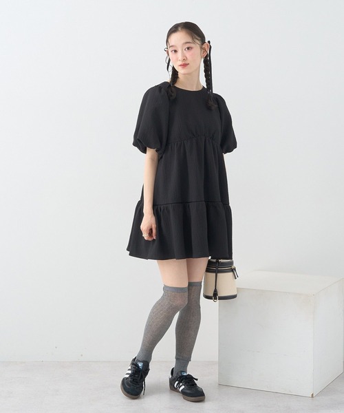earth music&ecology（アースミュージックアンドエコロジー）の「バックリボンパフスリーブミニワンピース（ワンピース・レディース・グレイッシュブルー/ブラック/アイボリー・FREE）」の15枚目の写真