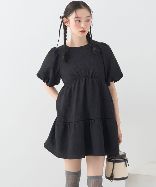 earth music&ecology（アースミュージックアンドエコロジー）の「バックリボンパフスリーブミニワンピース（ワンピース・レディース・グレイッシュブルー/ブラック/アイボリー・FREE）」の6枚目の写真