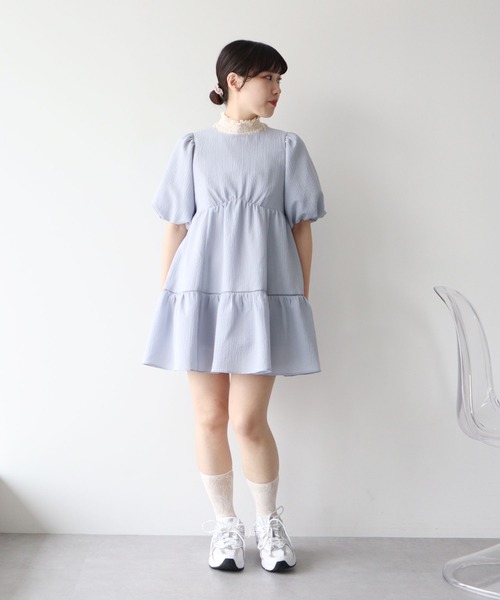 earth music&ecology（アースミュージックアンドエコロジー）の「バックリボンパフスリーブミニワンピース（ワンピース・レディース・グレイッシュブルー/ブラック/アイボリー・FREE）」の17枚目の写真