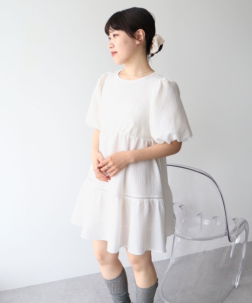 earth music&ecology（アースミュージックアンドエコロジー）の「バックリボンパフスリーブミニワンピース（ワンピース・レディース・グレイッシュブルー/ブラック/アイボリー・FREE）」の22枚目の写真