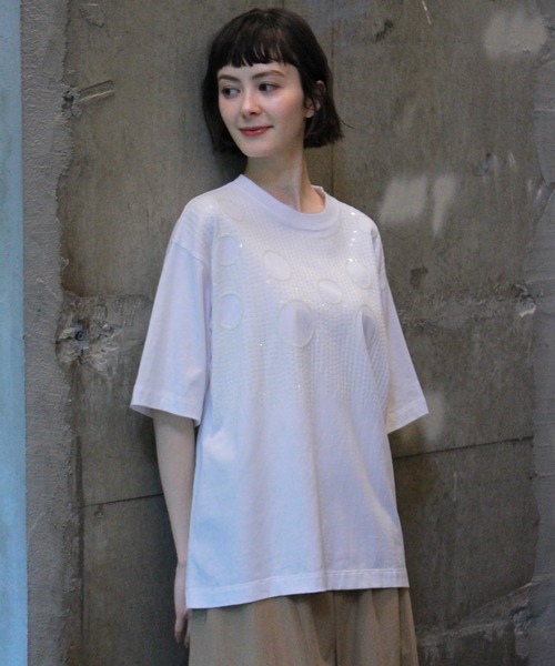 H.A.K(ハク)の「スワイー天竺スパンコールサークル刺繍Tシャツ(Tシャツ/カットソー・レディース・ブラック/ホワイト/ネイビー・FREE)」の1枚目の写真