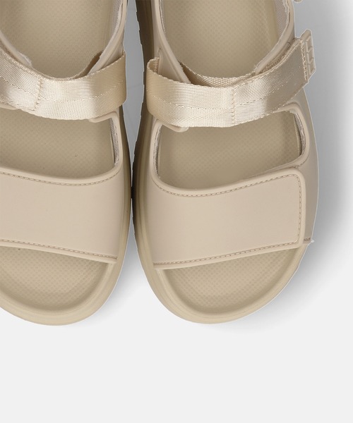 MAMIAN（マミアン）の「厚底 ラバー スポーツサンダル（5.0cmヒール）（サンダル・レディース・グレイッシュベージュ/ブラック・LL/M/L/S）」の3枚目の写真