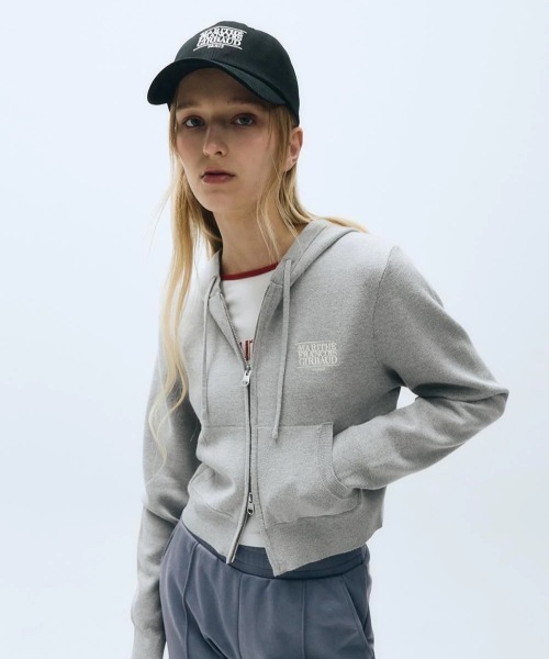 W CLASSIC LOGO CROP KNIT HOODIE ZIPUP（パーカー）｜MARITHE +
