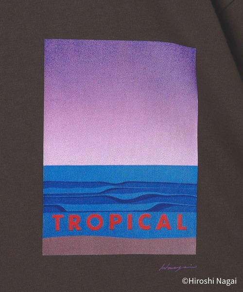 GLOBAL WORK（グローバルワーク）の「永井博コラボ/Tシャツ/半袖/575237（Tシャツ/カットソー・メンズ・チャコールグレー/ホワイト系その他2/ホワイト系その他/ダークブラウン/ホワイト系その他3/ブラック/杢グレー/ホワイト系その他4・SMALL/X-LARGE/LARGE/MEDIUM）」の12枚目の写真