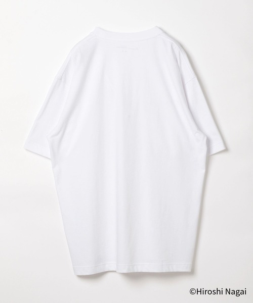 GLOBAL WORK（グローバルワーク）の「永井博コラボ/Tシャツ/半袖/575237（Tシャツ/カットソー・メンズ・チャコールグレー/ホワイト系その他2/ホワイト系その他/ダークブラウン/ホワイト系その他3/ブラック/杢グレー/ホワイト系その他4・SMALL/X-LARGE/LARGE/MEDIUM）」の21枚目の写真