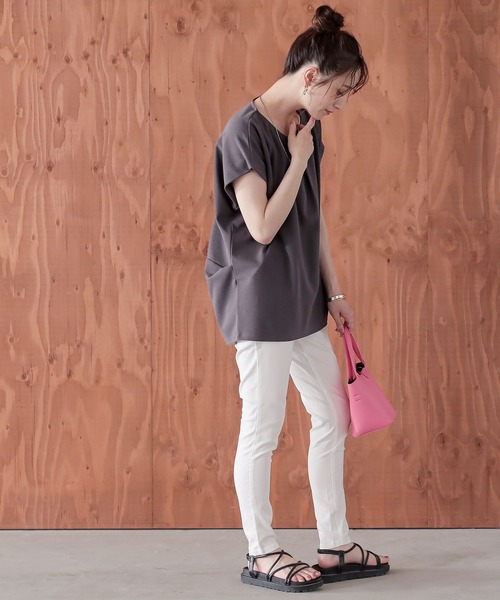 n'OrLABEL（ノアールレーベル）の「【機能素材】『フレンチスリーブカットソー』（Tシャツ/カットソー・レディース・オフホワイト/ブラック/チャコール・2/1）」の7枚目の写真