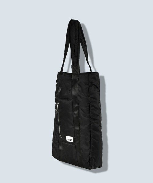 OMMO（オーエムエムオー）の「PADDED NYLON TOTE BAG（トートバッグ・レディース・ブラックミックス/ブラック/カーキ・F）」の13枚目の写真