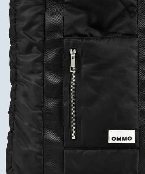 OMMO（オーエムエムオー）の「PADDED NYLON TOTE BAG（トートバッグ・レディース・ブラックミックス/ブラック/カーキ・F）」の14枚目の写真