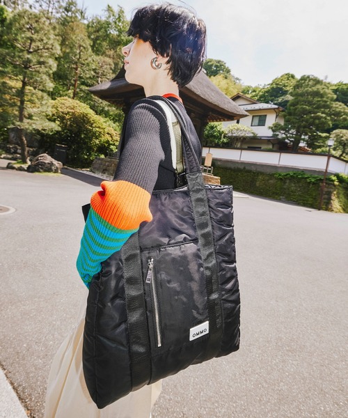 OMMO(オーエムエムオー)の「PADDED NYLON TOTE BAG(トートバッグ・レディース・ブラックミックス/ブラック/カーキ・F)」の20枚目の写真
