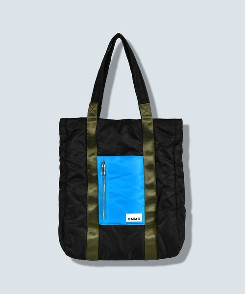 OMMO（オーエムエムオー）の「PADDED NYLON TOTE BAG（トートバッグ・レディース・ブラックミックス/ブラック/カーキ・F）」の9枚目の写真