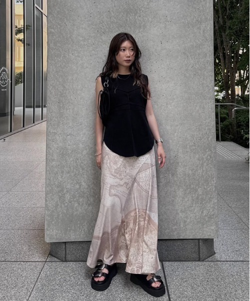 スカート CARTOGRAPHIC PATTERN CUT SKIRT CARTOGRAPHIC PATTERN CUT SKIRT