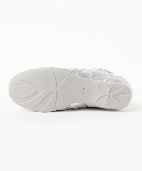 JW PEI(ジェイダブリューペイ)の「【8/6 再値下げ】JW PEI / Rosie Bow Tie Low Top Sneakers(スニーカー・レディース・シルバー・39/38.5/37.5)」の4枚目の写真
