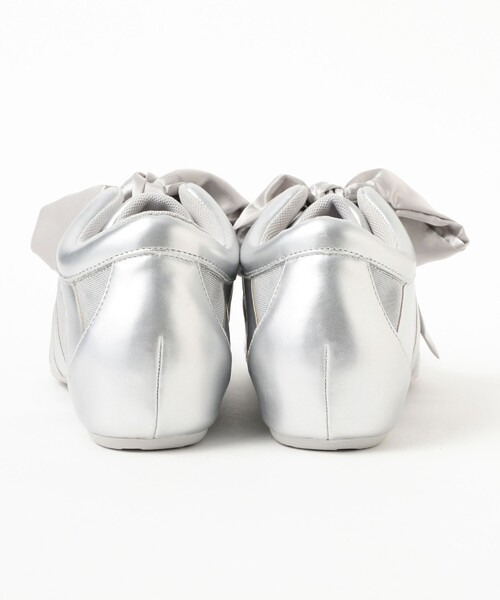 JW PEI(ジェイダブリューペイ)の「【8/6 再値下げ】JW PEI / Rosie Bow Tie Low Top Sneakers(スニーカー・レディース・シルバー・39/38.5/37.5)」の6枚目の写真