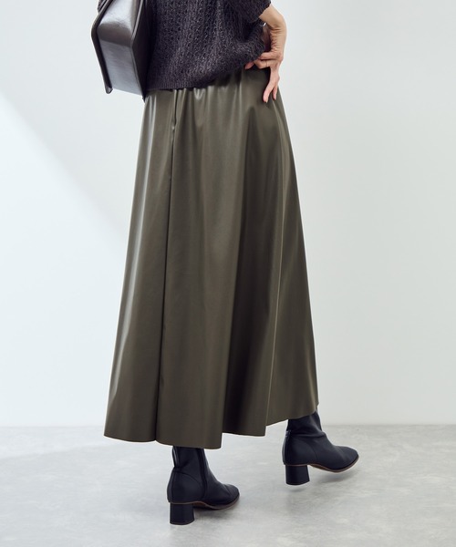 ROPE' PICNIC(ロペピクニック)の「シンセティックレザーフレアロングスカート(スカート・レディース・ダークブラウン/カーキ/ベージュ・S/M)」の16枚目の写真
