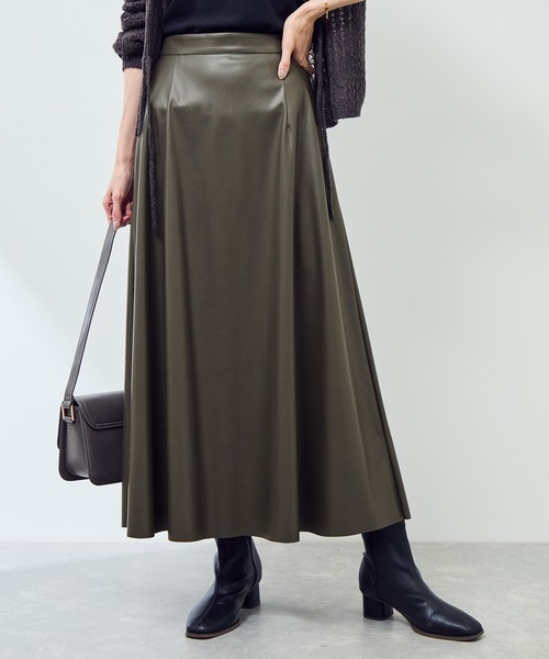 ROPE' PICNIC(ロペピクニック)の「シンセティックレザーフレアロングスカート(スカート・レディース・ダークブラウン/カーキ/ベージュ・S/M)」の17枚目の写真