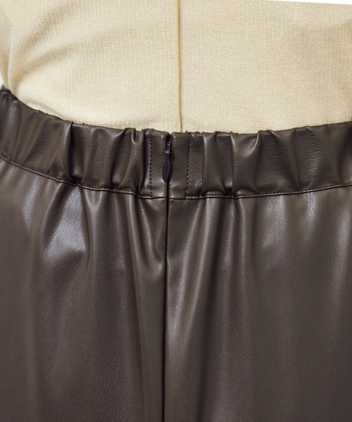 ROPE' PICNIC(ロペピクニック)の「シンセティックレザーフレアロングスカート(スカート・レディース・ダークブラウン/カーキ/ベージュ・S/M)」の15枚目の写真