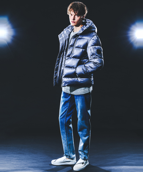 5351 POUR LES HOMMES（ゴーサンゴーイチプールオム）の「【25A/W】グラデーション テーパード デニム（デニムパンツ・メンズ・ブラック/インディゴブルー・50/48/46/44）」の14枚目の写真