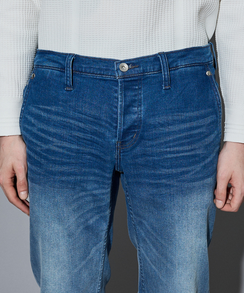 5351 POUR LES HOMMES（ゴーサンゴーイチプールオム）の「【25A/W】グラデーション テーパード デニム（デニムパンツ・メンズ・ブラック/インディゴブルー・50/48/46/44）」の8枚目の写真