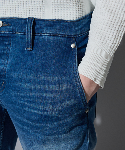 5351 POUR LES HOMMES（ゴーサンゴーイチプールオム）の「【25A/W】グラデーション テーパード デニム（デニムパンツ・メンズ・ブラック/インディゴブルー・50/48/46/44）」の9枚目の写真