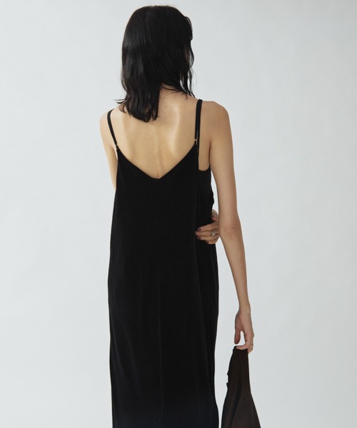 Aunt Marie's（アントマリーズ）の「Vネックベロアロングキャミワンピース（ワンピース・レディース・ブラウン/ブラック・MT/FREE）」の5枚目の写真