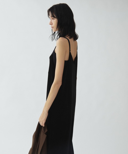 Aunt Marie's（アントマリーズ）の「Vネックベロアロングキャミワンピース（ワンピース・レディース・ブラウン/ブラック・MT/FREE）」の6枚目の写真