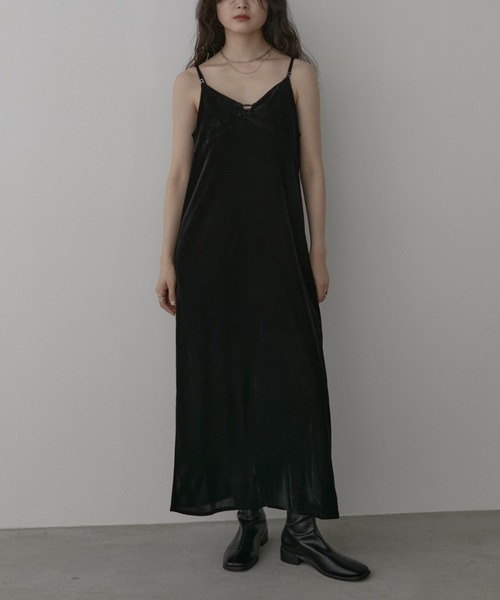 Aunt Marie's(アントマリーズ)の「Vネックベロアロングキャミワンピース(ワンピース・レディース・ブラウン/ブラック・MT/FREE)」の8枚目の写真