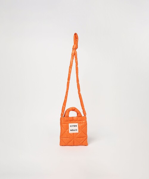 CITEN(シテン)の「<CITEN>CITENパデッドトートS(トートバッグ・レディース・ダークブラウン/ライトグレー/その他3/ロイヤルブルー/ベージュ/ダークグレー/シルバー/その他4/ブラック/レッド/ケリーグリーン/ターコイズブルー系/その他6/オレンジ/クリーム・FREE)」の11枚目の写真