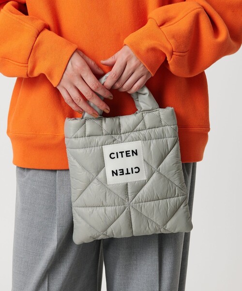 CITEN(シテン)の「<CITEN>CITENパデッドトートS(トートバッグ・レディース・ダークブラウン/ライトグレー/その他3/ロイヤルブルー/ベージュ/ダークグレー/シルバー/その他4/ブラック/レッド/ケリーグリーン/ターコイズブルー系/その他6/オレンジ/クリーム・FREE)」の3枚目の写真